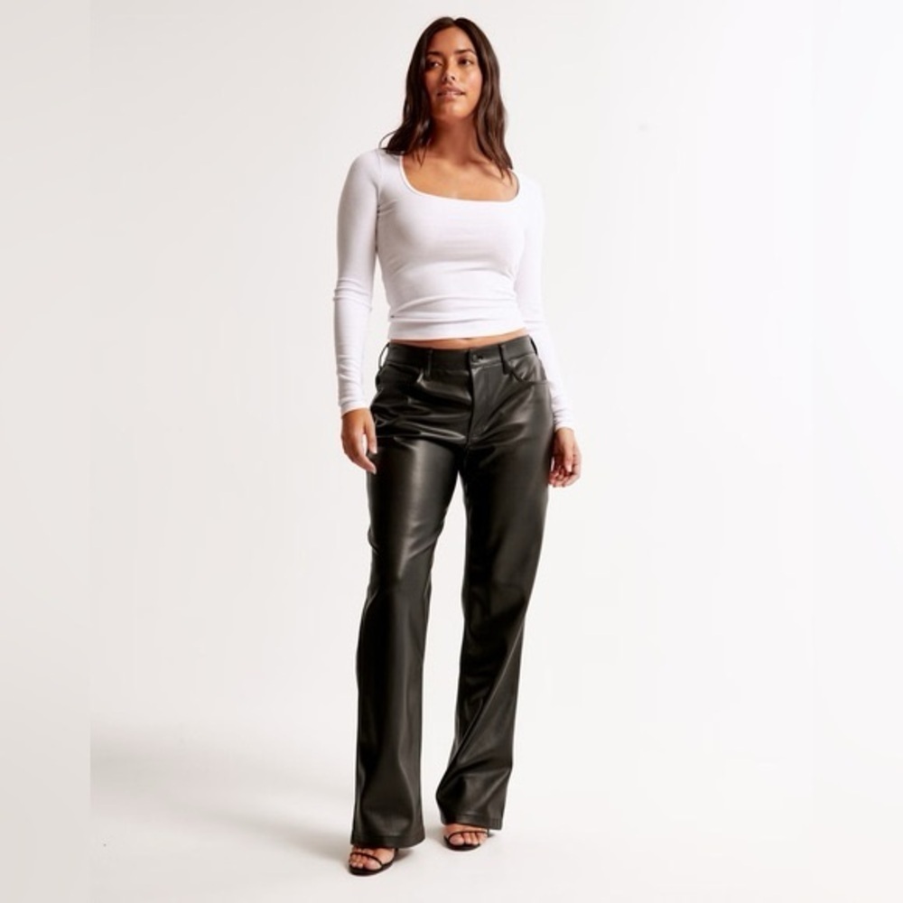 NWT Abercrombie & Fitch The Baggy Low Rise Vegan Leather Pants Women’s size 20